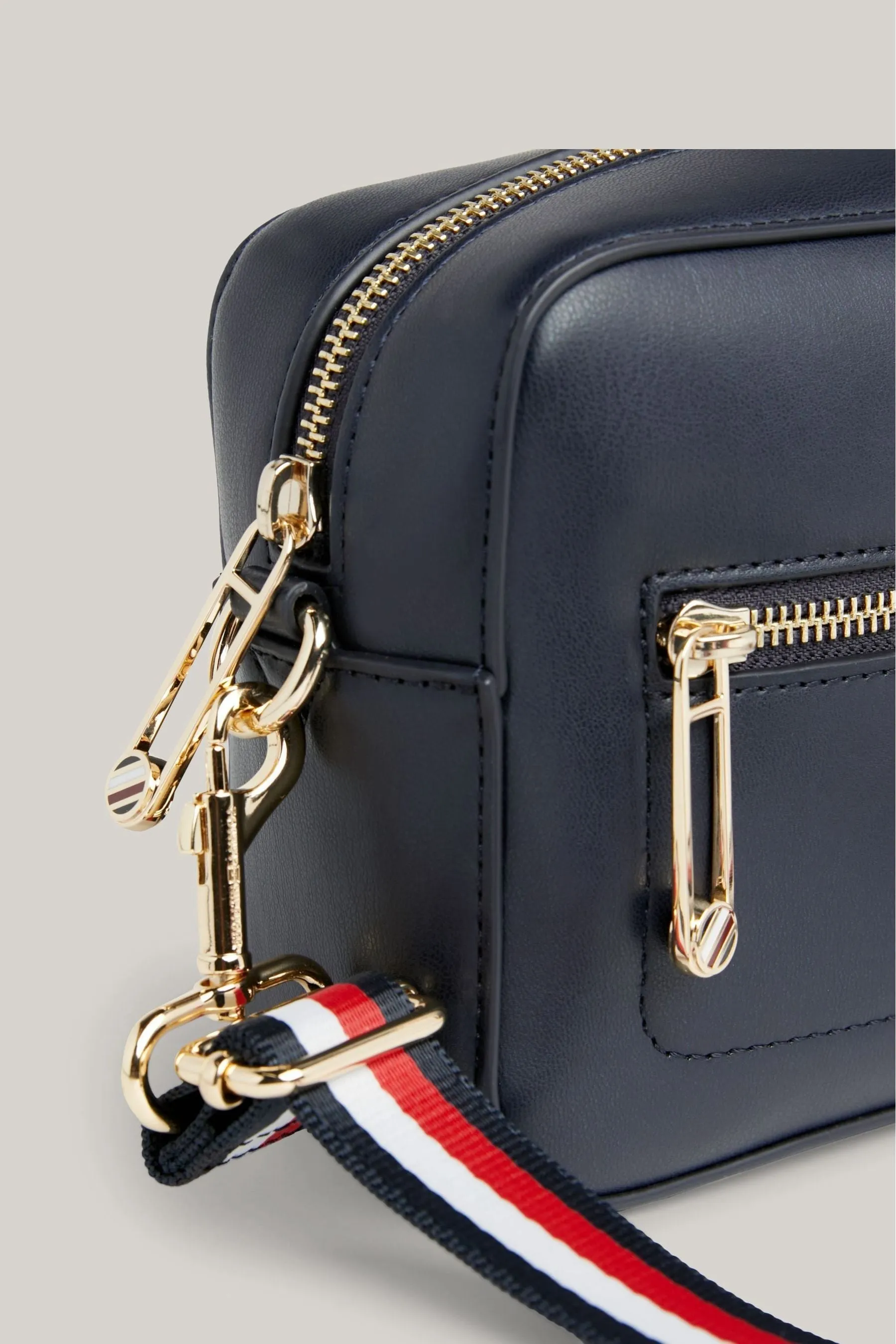 Tommy Hilfiger Iconic Camera Bag    